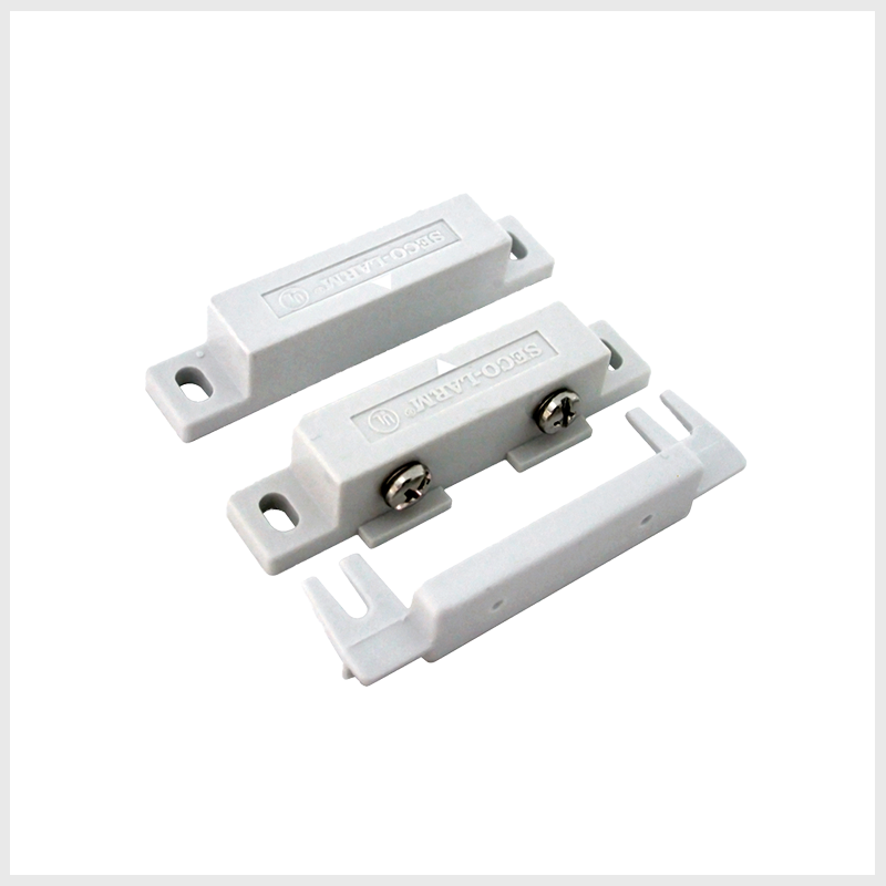 CONTACTO MAGNÉTICO N.C MONTADO EN SUPERFICIE CON TERMINALES DE TORNILLO Y CUBIERTA ESPACIO DE 3/4" BLANCO • SM-200Q/W